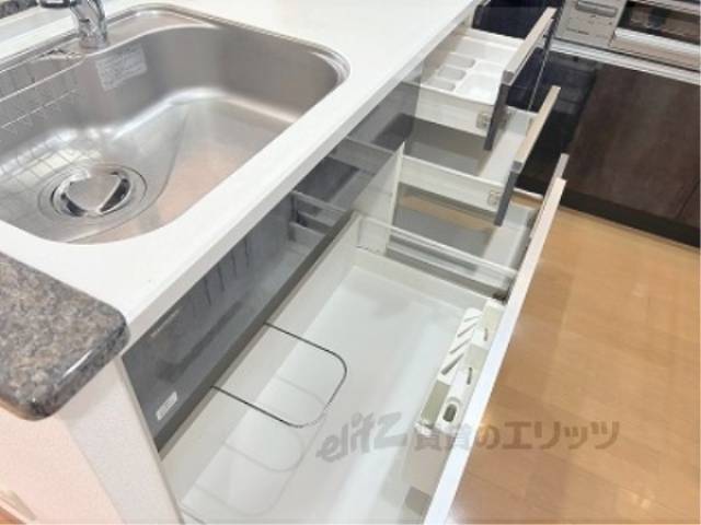 キッチン　下部収納