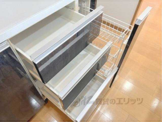 キッチン　下部収納