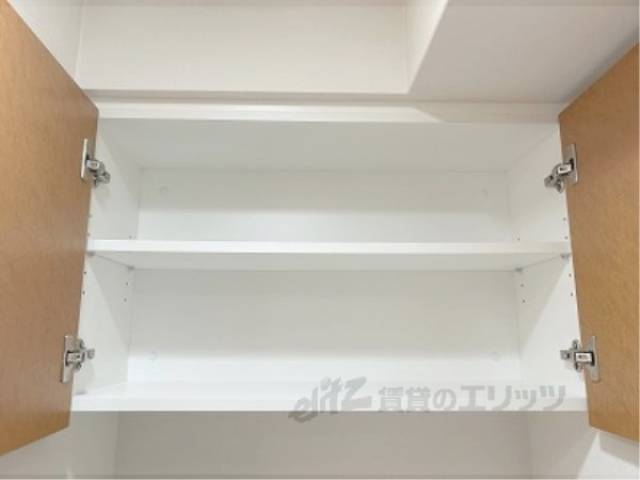 トイレ　上部収納