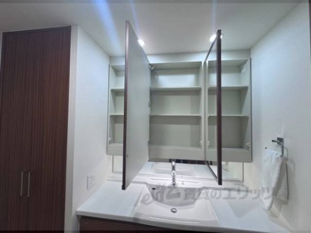 収納　洗面台収納