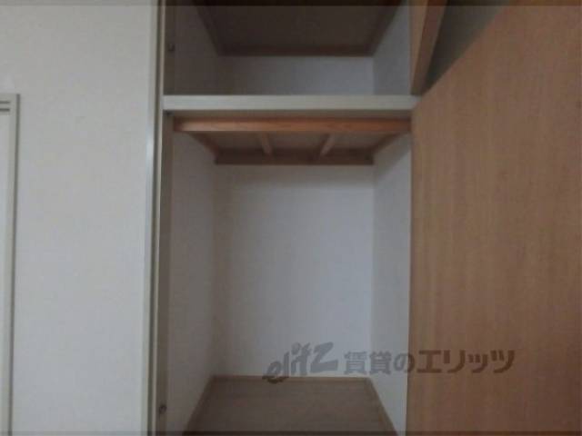 収納　洋室収納1
