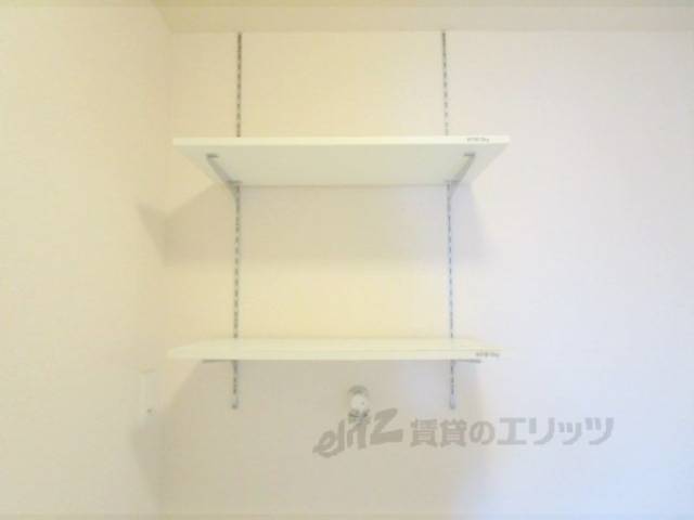 収納　洗濯機上部