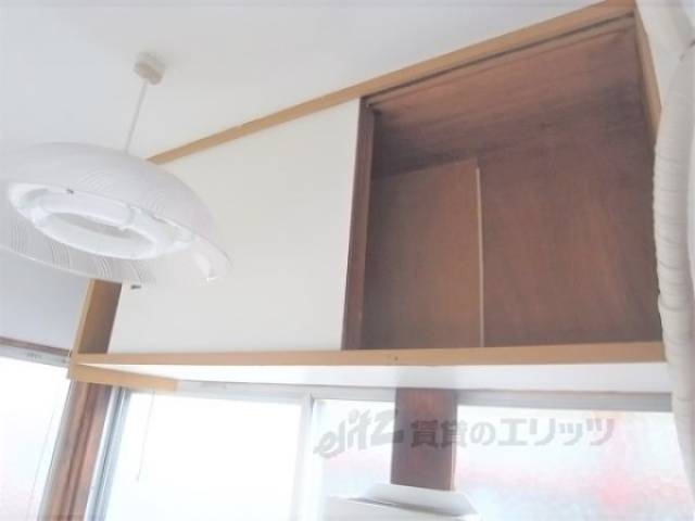 キッチン　上部収納です。