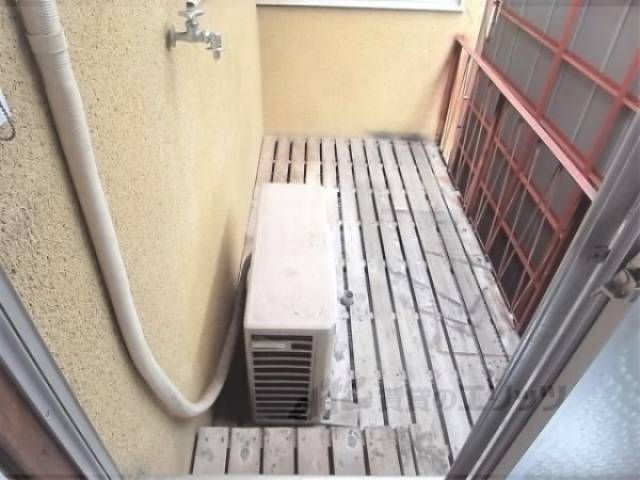 ベランダ　洗濯機置場です。