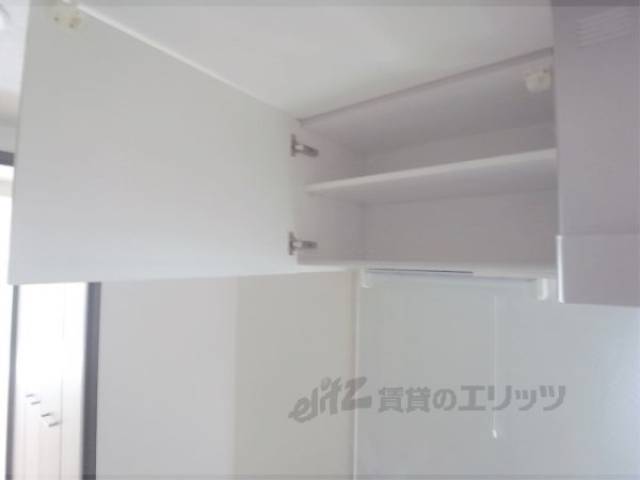 キッチン　上段収納