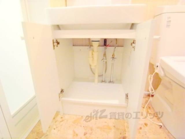 洗面所　下部収納