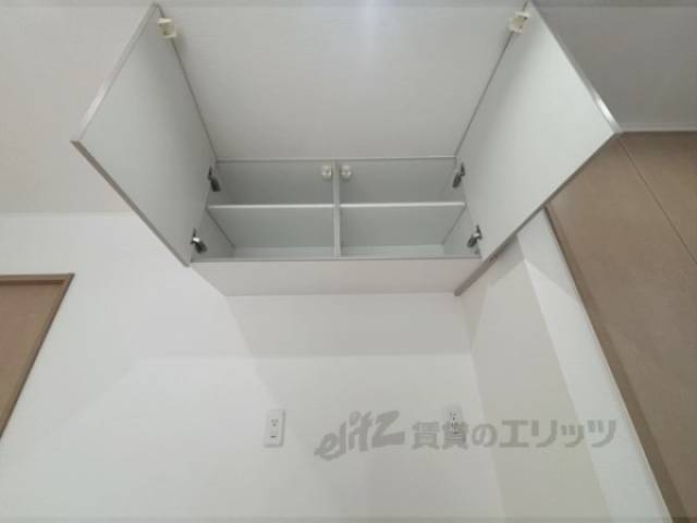 収納　キッチン側