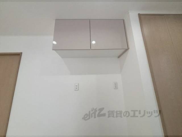 収納　キッチン側
