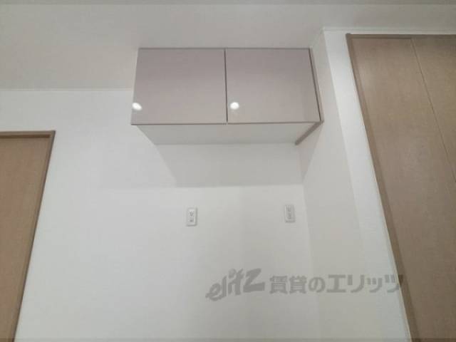 収納　キッチン側