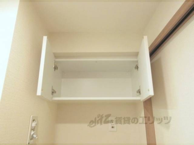 洗濯機置場　上部収納