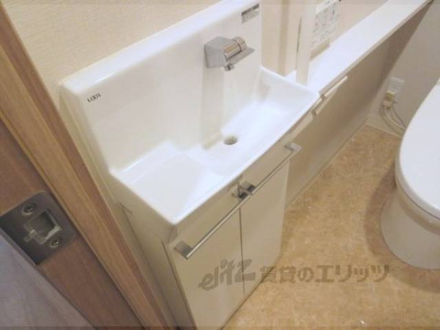 トイレ　下部収納