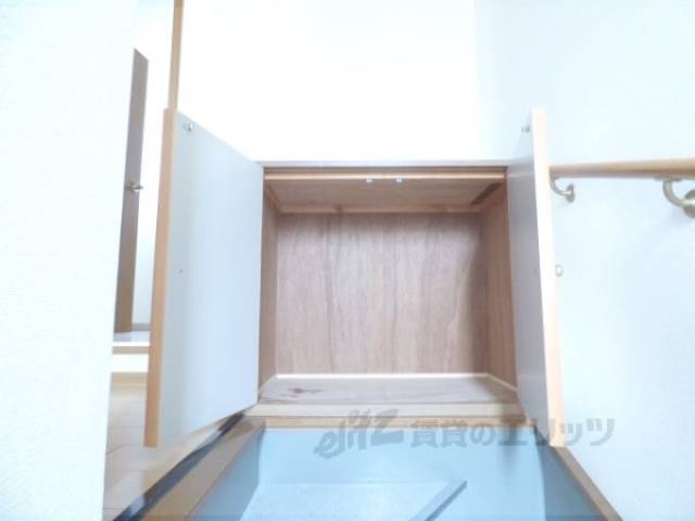 階段上収納