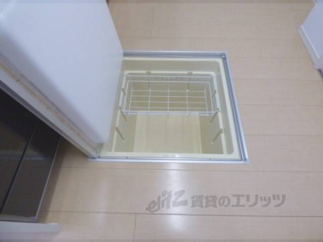 キッチン　床下収納