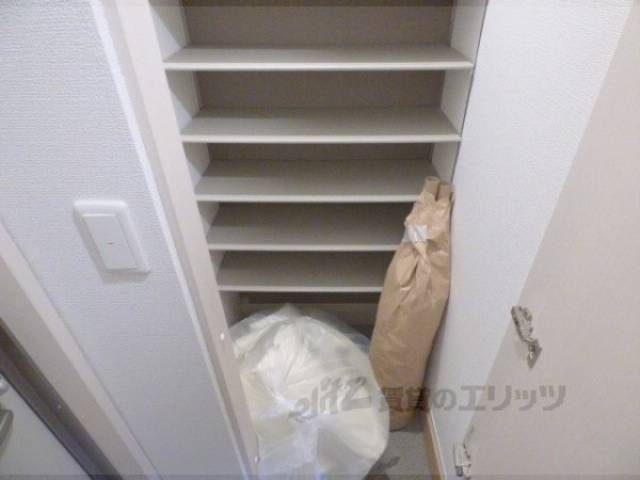 下駄箱　開閉時