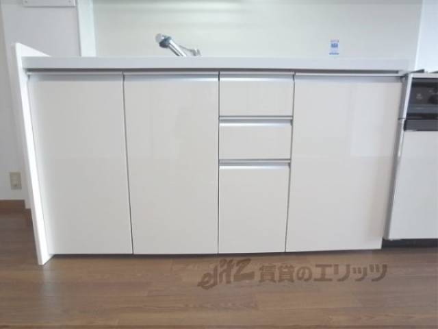 収納　キッチン下段