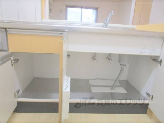 キッチン　下収納