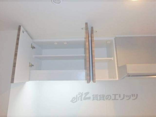 キッチン　上部収納