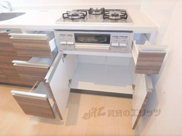 キッチン　下部収納