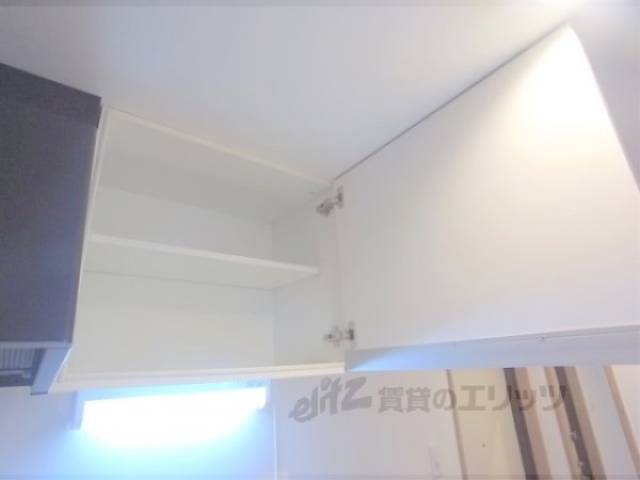 冷蔵庫置場　(上部収納)