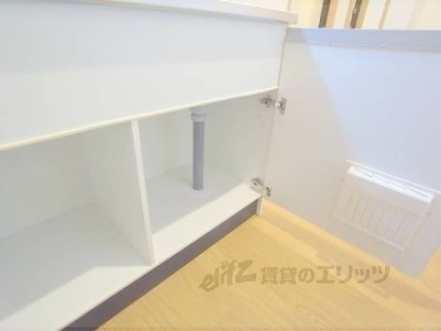 キッチン　(下部収納)