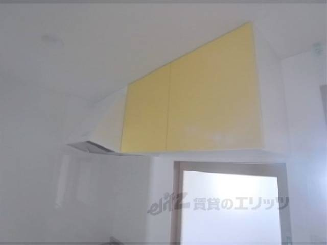 キッチン　上段収納