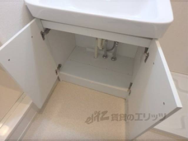 洗面所　洗面台下収納