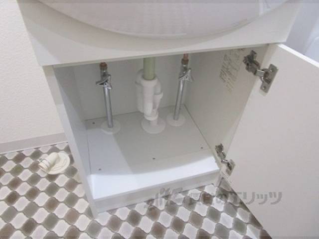 洗面所　下部収納