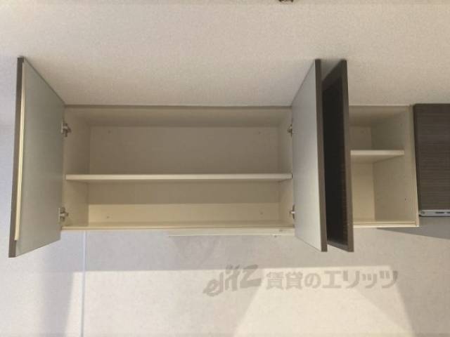 キッチン　上部収納