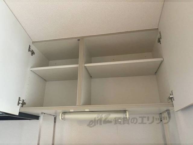 キッチン　上部収納