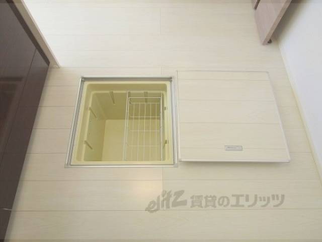 キッチン　床下収納