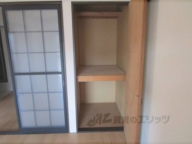 収納　押入れ