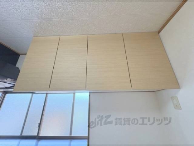 キッチン　上部収納
