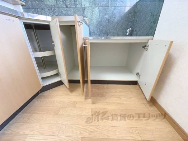 キッチン　収納