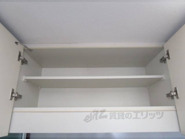 キッチン　上部収納