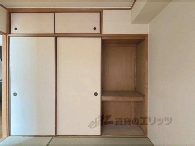 和室　押入