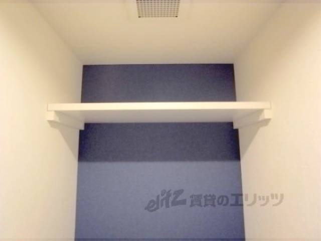 トイレ　上部収納