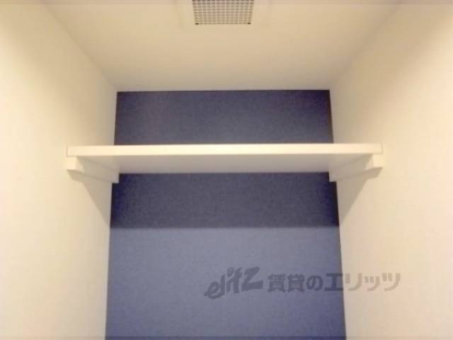 トイレ　上部収納