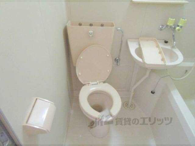 トイレ　出窓