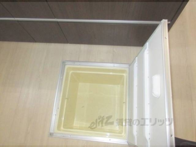 キッチン　床下収納