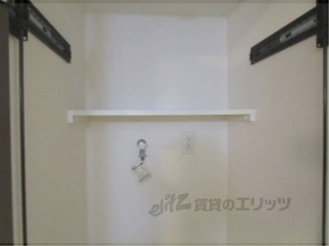 洗濯機置場　収納