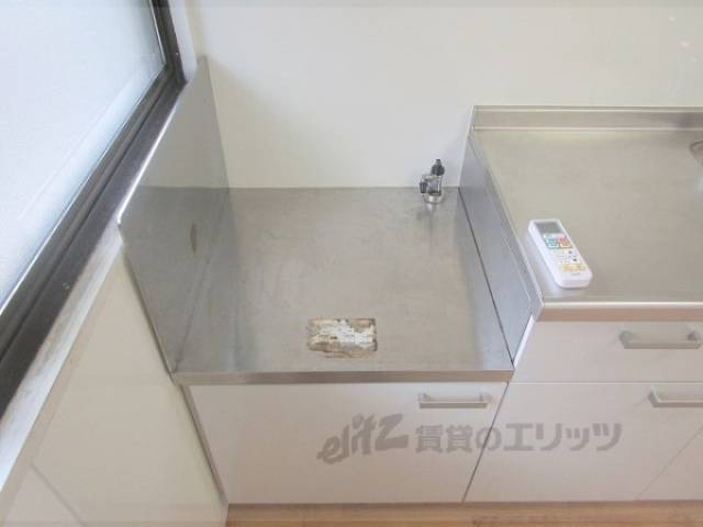 キッチン　コンロ置場