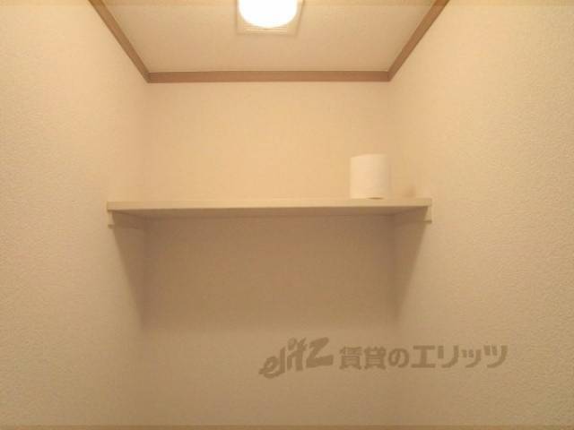 トイレ　棚