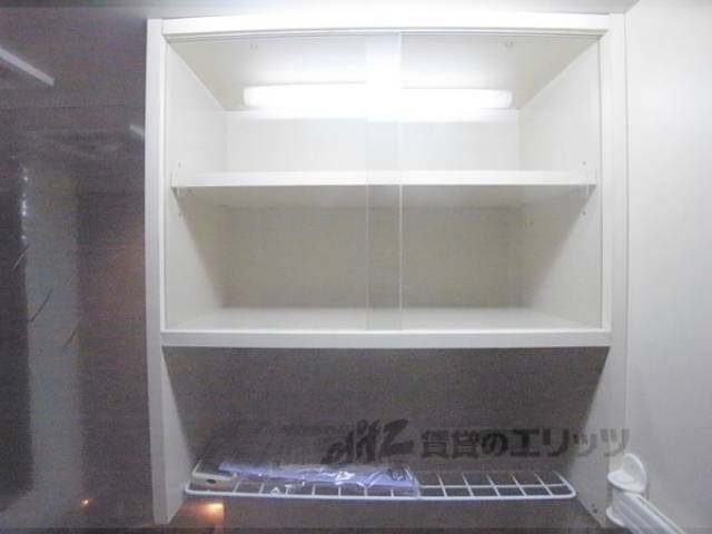 キッチン　上部棚