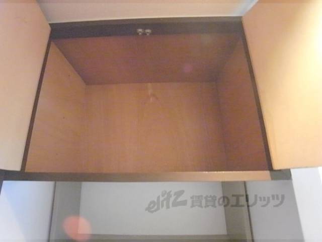 玄関　上部棚