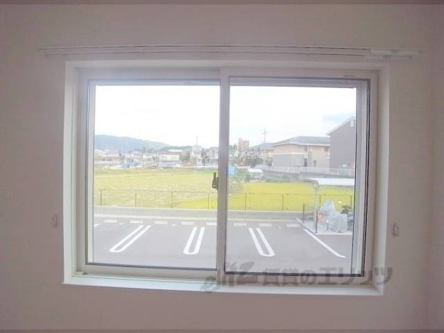 リビング　窓