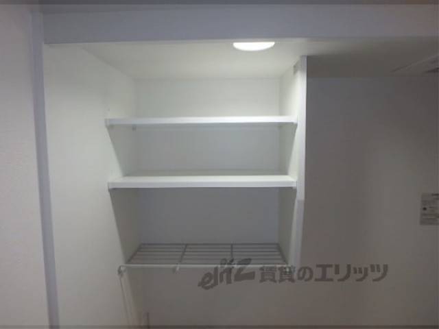 キッチン　上部収納