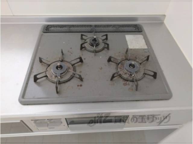キッチン　コンロ3口