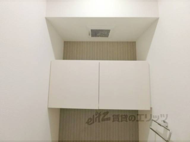 収納　トイレ上