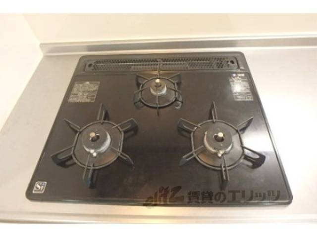 キッチン　ガス3口コンロ