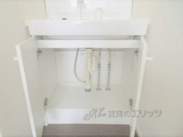 洗面所　下部収納
